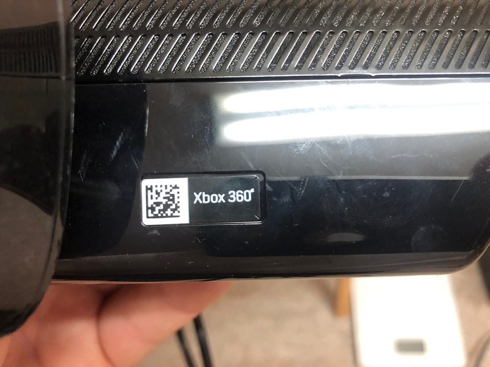 Microsoft Motion Sensing Gaming Controller For Xbox 360 Kinect Includes 3 Games