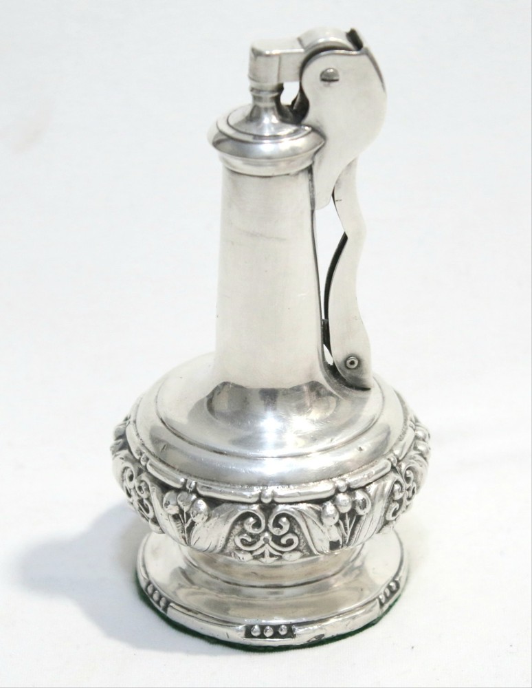 Vintage Silver Plate Ronson "DECANTER " Table Lighter Working Condition