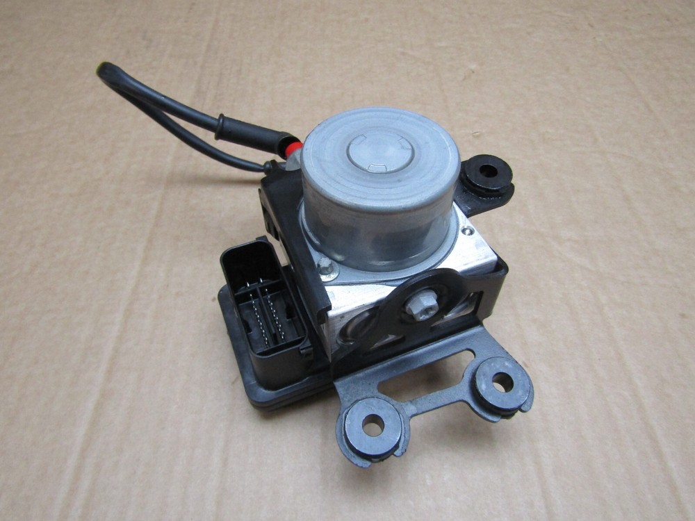 KTM 1290 Super Duke R 2022 ABS control unit module pump (10078)