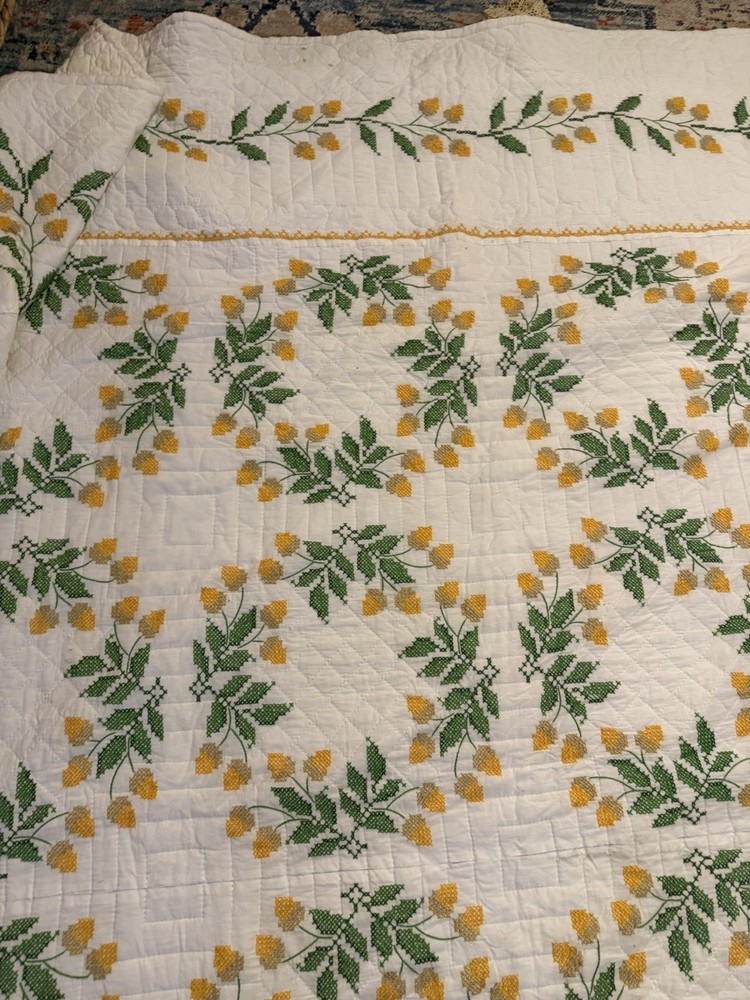 BEAUTIFUL Hand Embroidered Queen Size Quilt