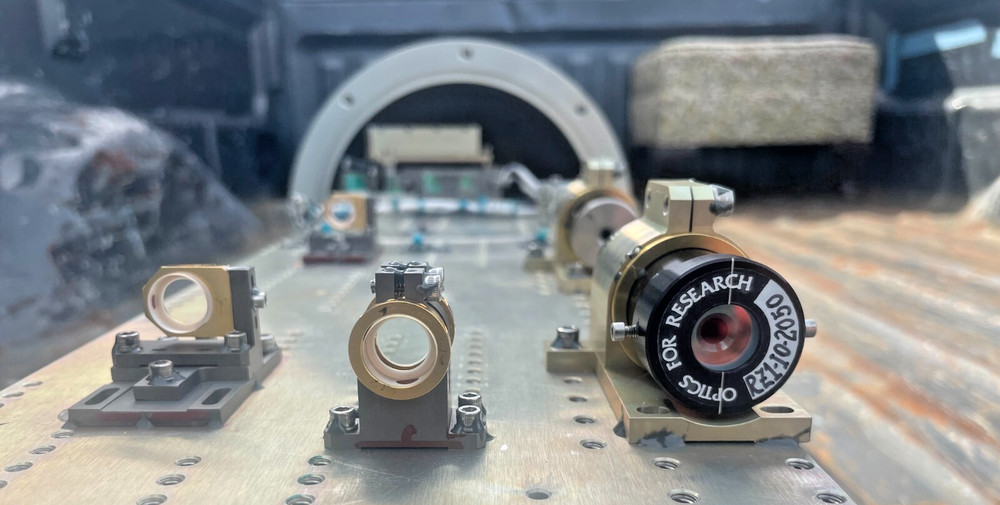 Custom NASA Triple Stack Diode Laser,2050nm?Optics for Research Optical Isolator