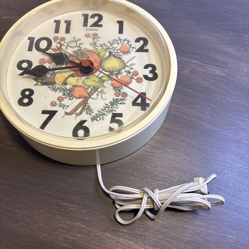 Vintage Sunbeam Vegetable Kitchen Wall Clock WORKS