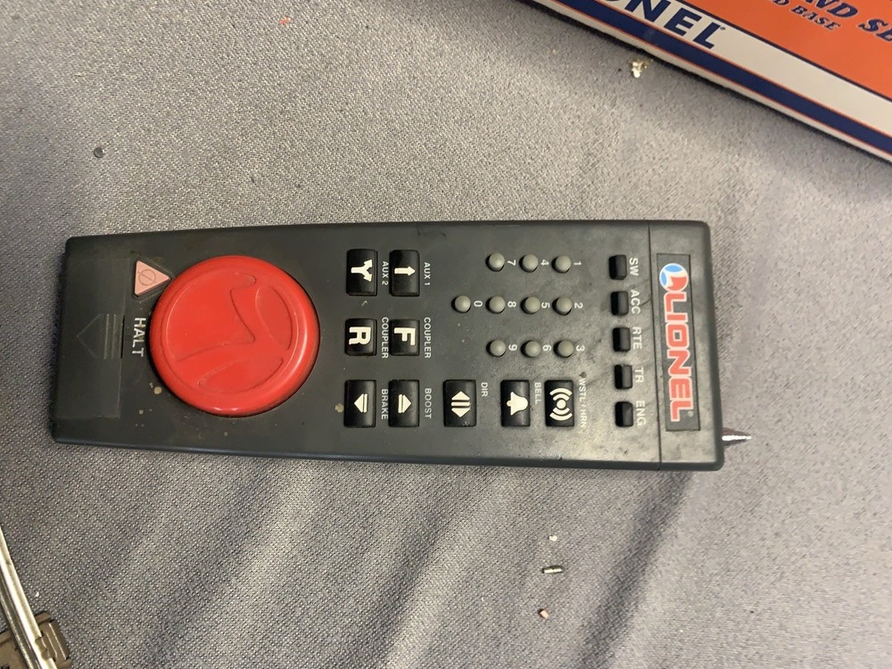 Lionel Trains Trainmaster Command Set Cab-1 Remote & Command Base Item 6-12969 B