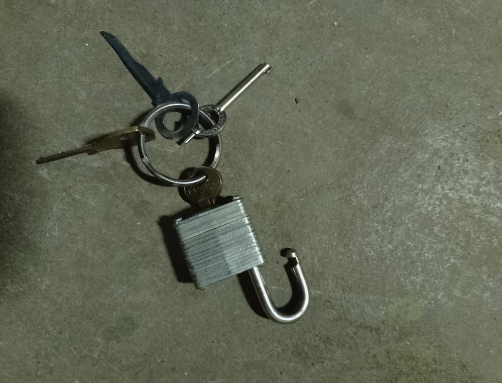 oversized peerless transport handcuffs model 705