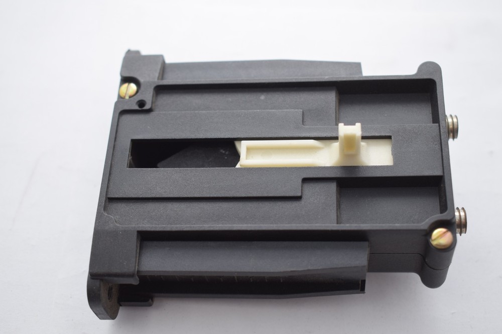 Siemens 3TX7466-1A 3TF4654 LOCKING DEVICE MECHANICAL INTERLOCK FOR 3TF SIZE 2-4