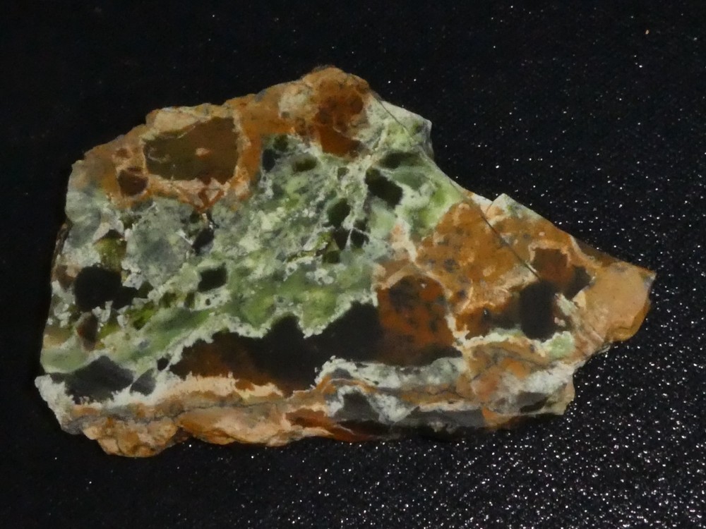 Chrome Chalcedony - 3 3/8" x 2 3/8"- rough-cabbing--display