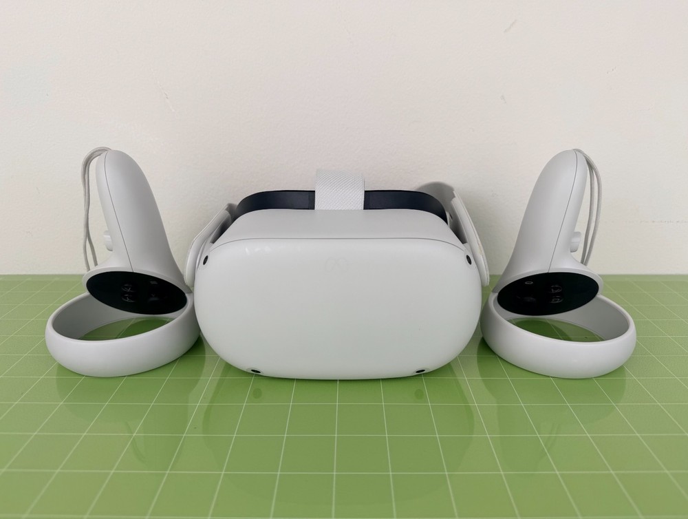 Meta - Quest 2 Advanced All-In-One Virtual Reality Headset - 128GB