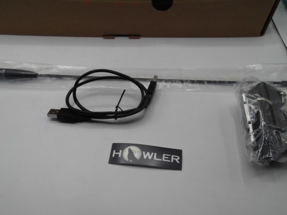 Hitron Technologies Howler CSN-01 Signal Generator