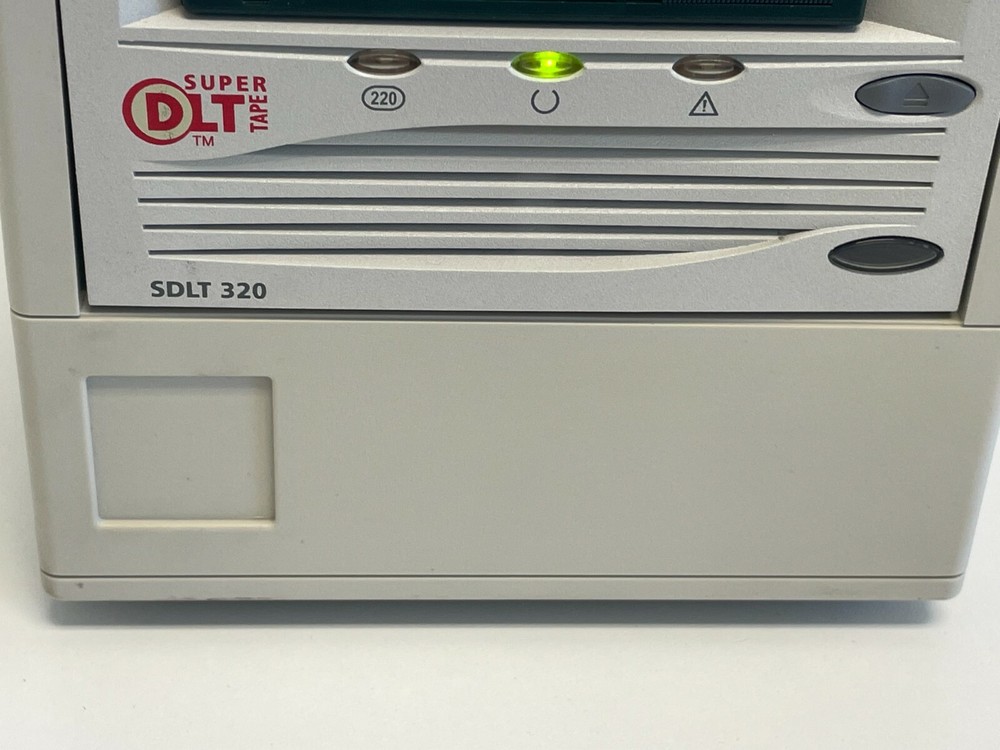 Quantum SDLT 320 External Tape Drive - Power Tested Only