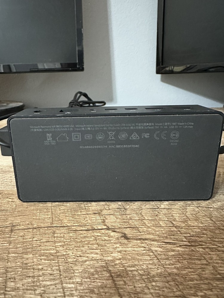 Microsoft 1661 PF3-00005 Docking Station for Microsoft Surface Pro 3, 4, 5, 6