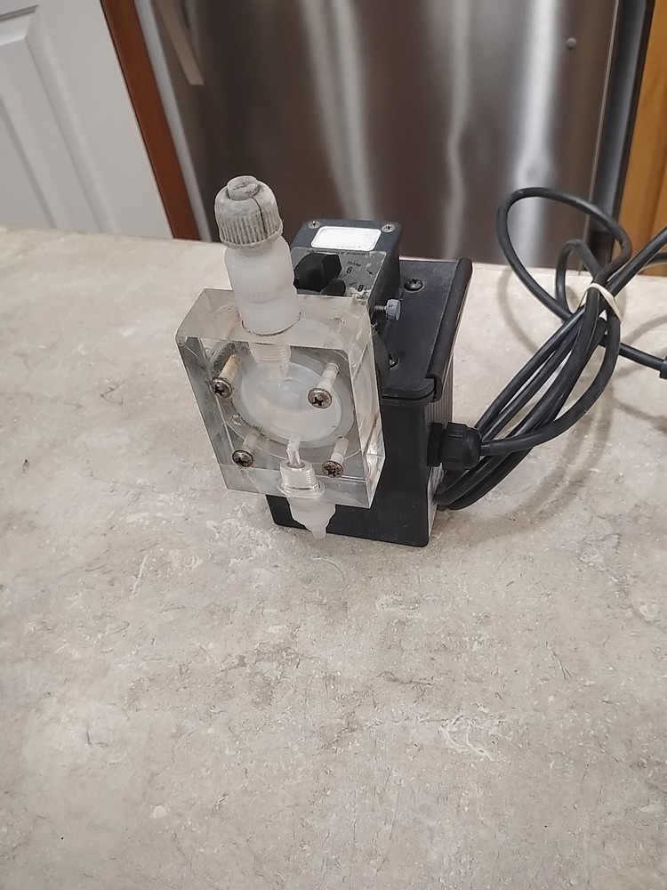 Blue-White Metering Pump C-1500N Read