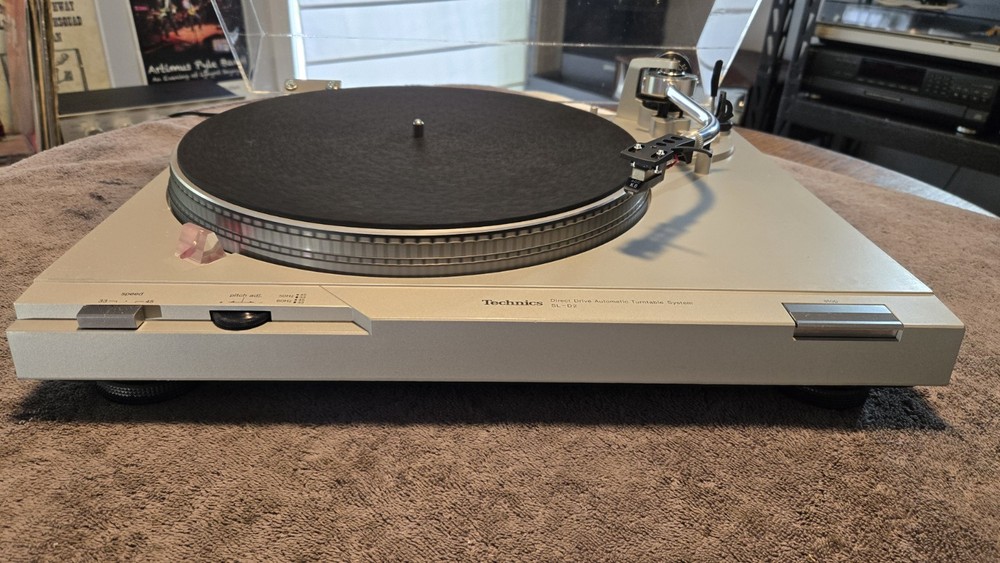 Technics Direct Drive SL-D2 Turntable, Serviced, Recapped, New Covers Available.