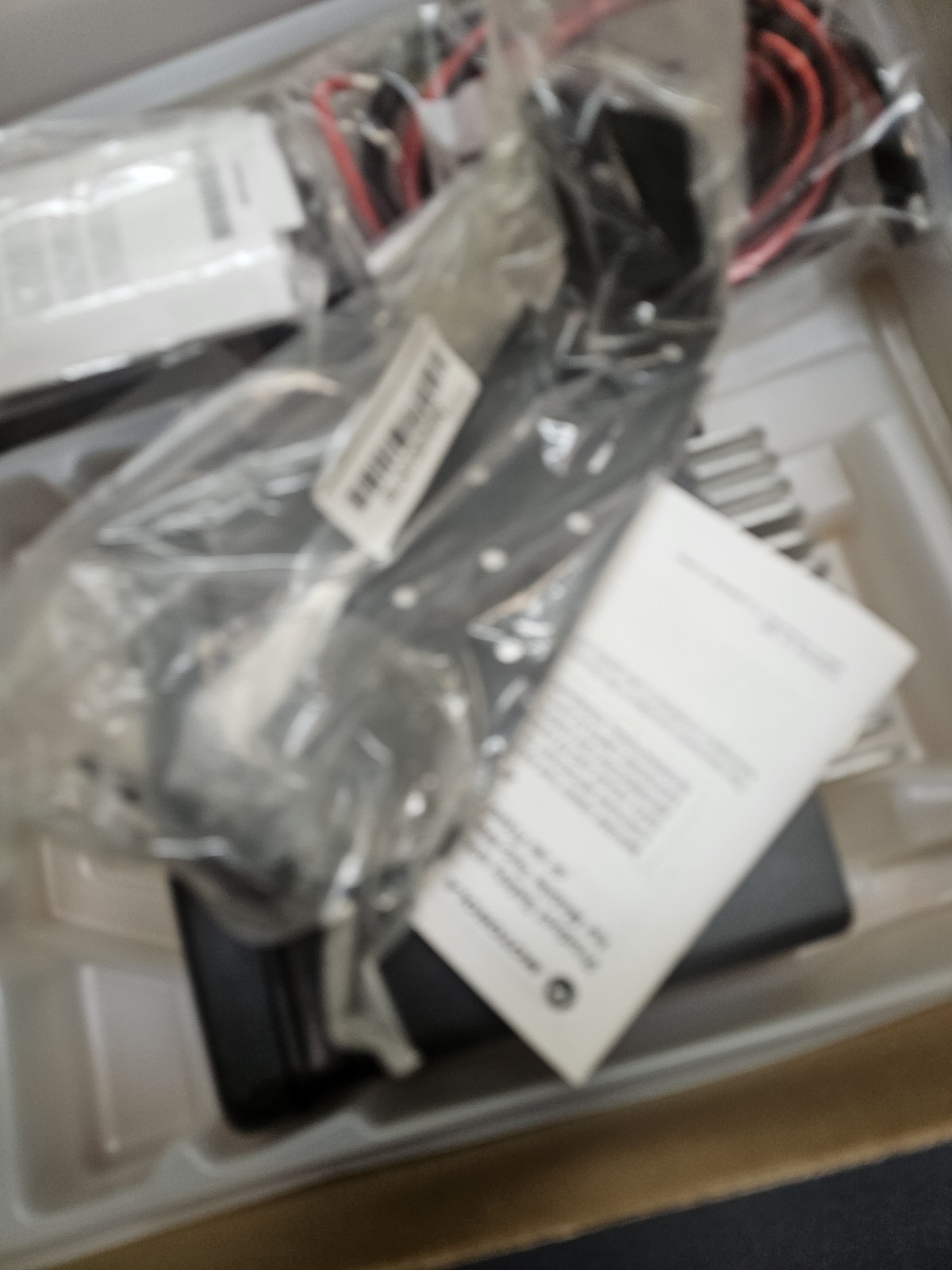 NEW in Box Motorola CDM750 UHF 403-470MHz 40 Watt AAM25RKC9AA1AN