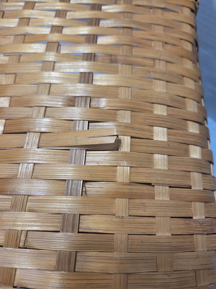 Vintage Wicker Stair Step Basket w/handle