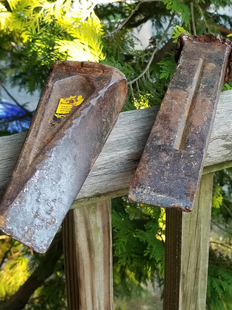 2 MANUAL WEDGE LOG SPLITTERS