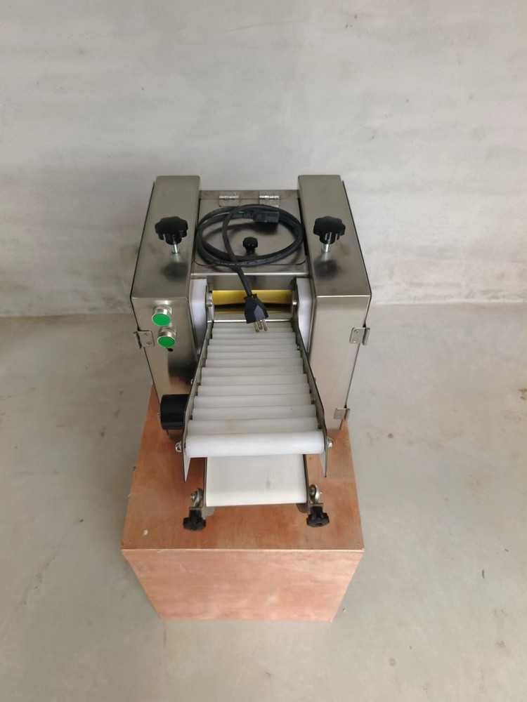 Automatic Dumpling Skin Wrapper Making Machine Dumpling Chapati Wrapping Maker