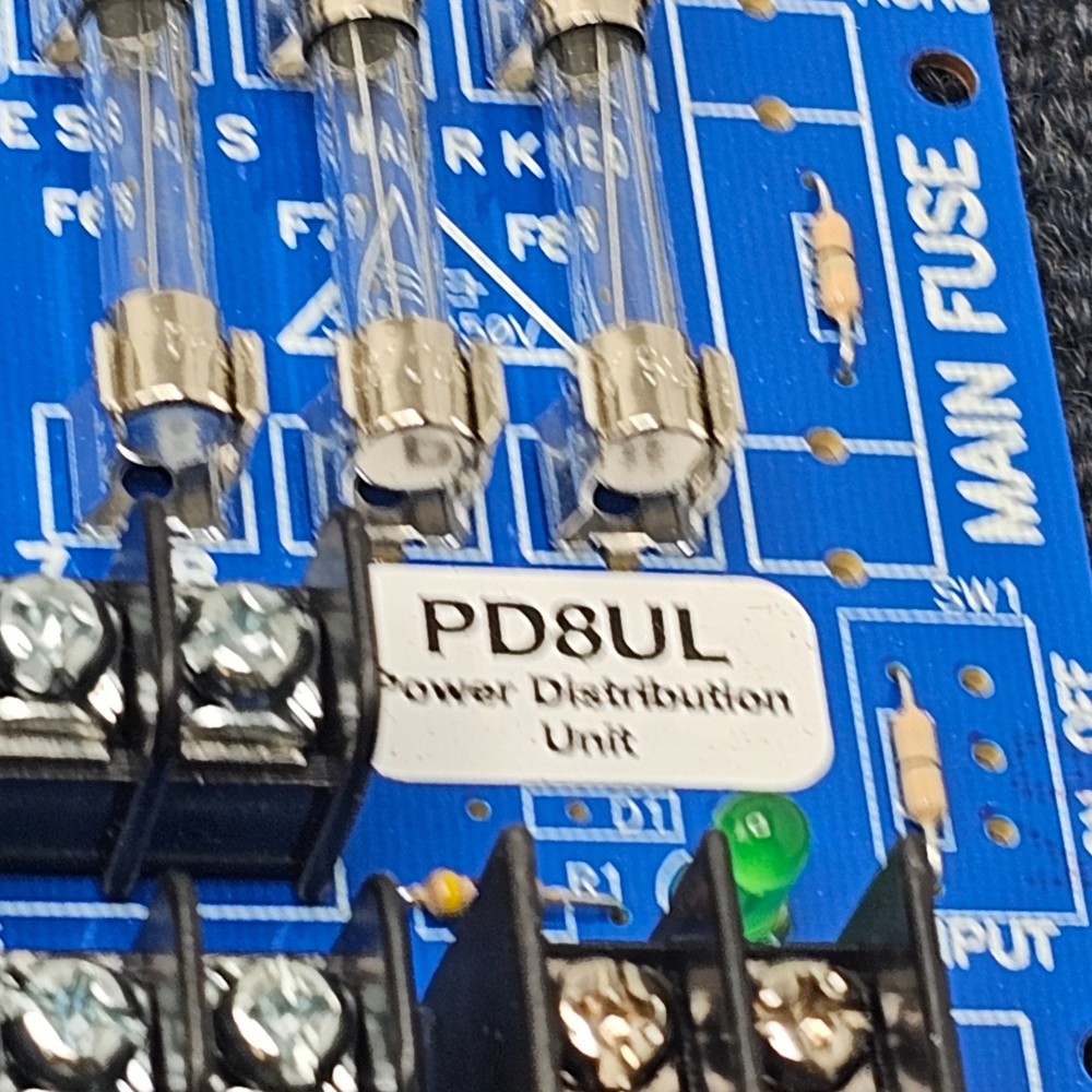 Altronix PD8UL: Power Distribution Module Eight (8) Fuse Protected