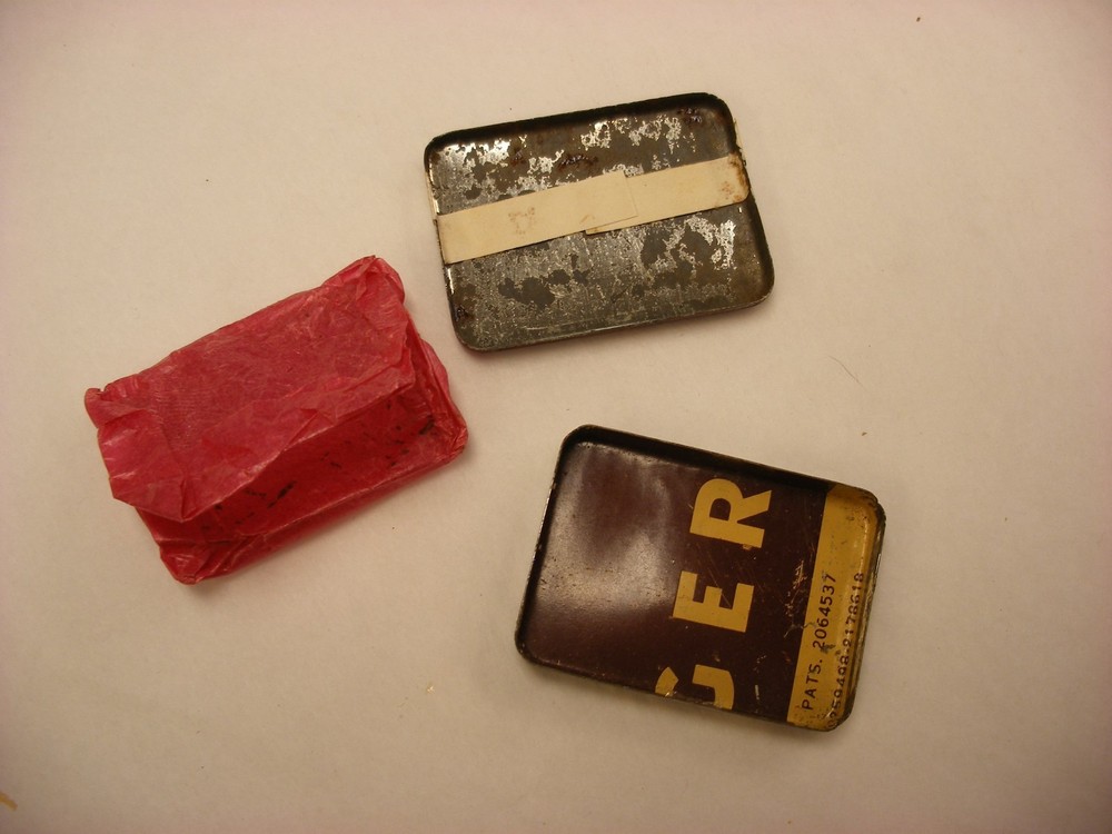 Phonograph Gramophone Needle Tin - Three Two 222 - Empty