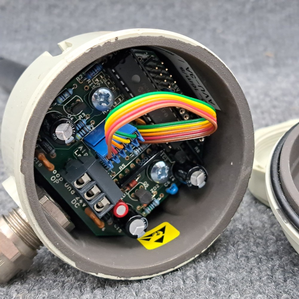 Dwyer AVU-3-A Air Velocity Transmitter
