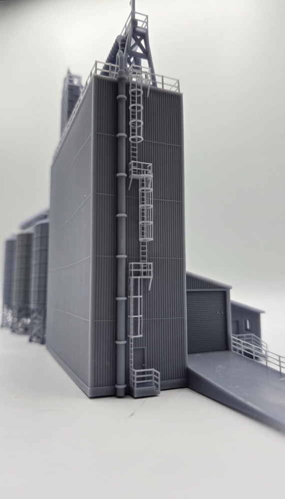 N Scale Grain Elevator 1:160