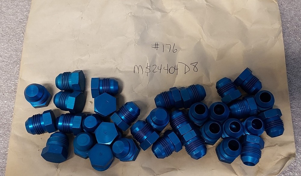 '1 PIECE' - PN# MS24404D8 - PLUG, TUBE FITTING, THREADED