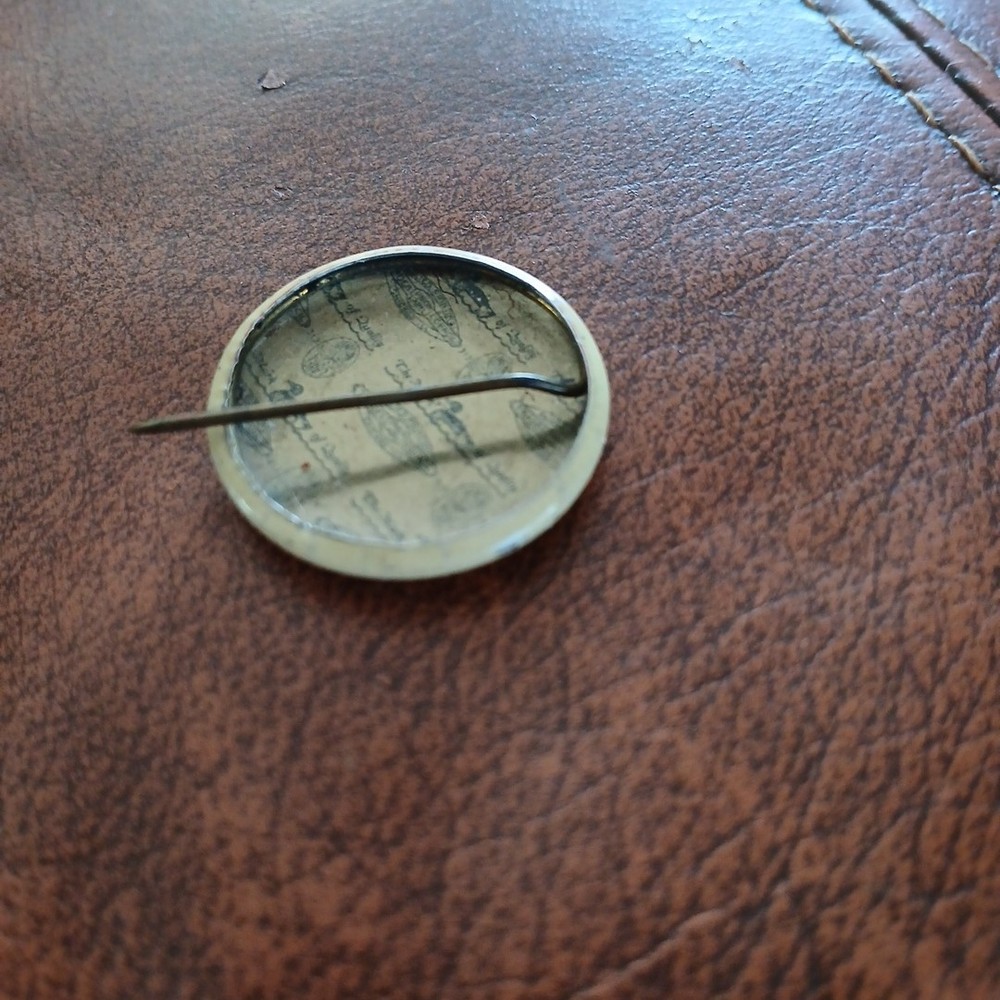 1940's General MacArthur Win Or Die Pinback