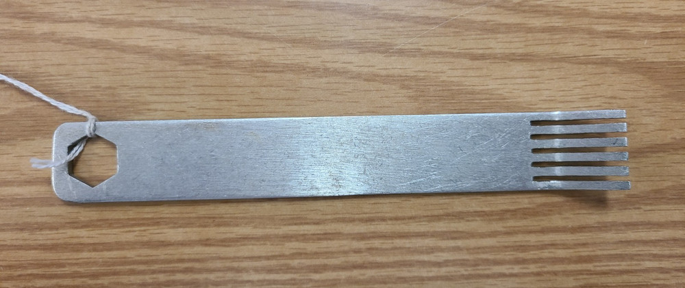 CLEANING FORK FOR MEAT TENDERIZER MALLETS