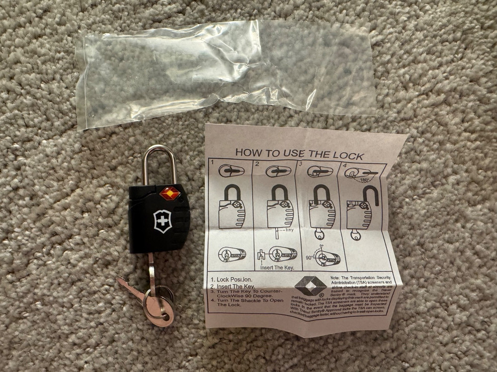 TSA 007 Rotating Lock and Key No Combination