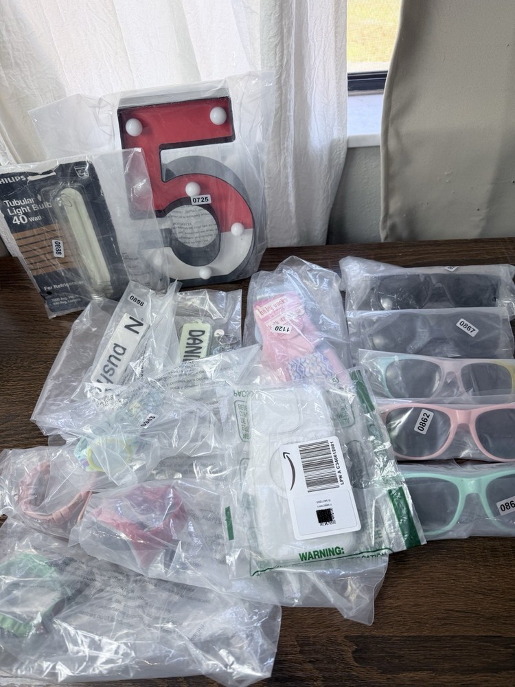 Mixed Accessories Lot Sunglasses Watches Keychains Décor 10+ Items EUC