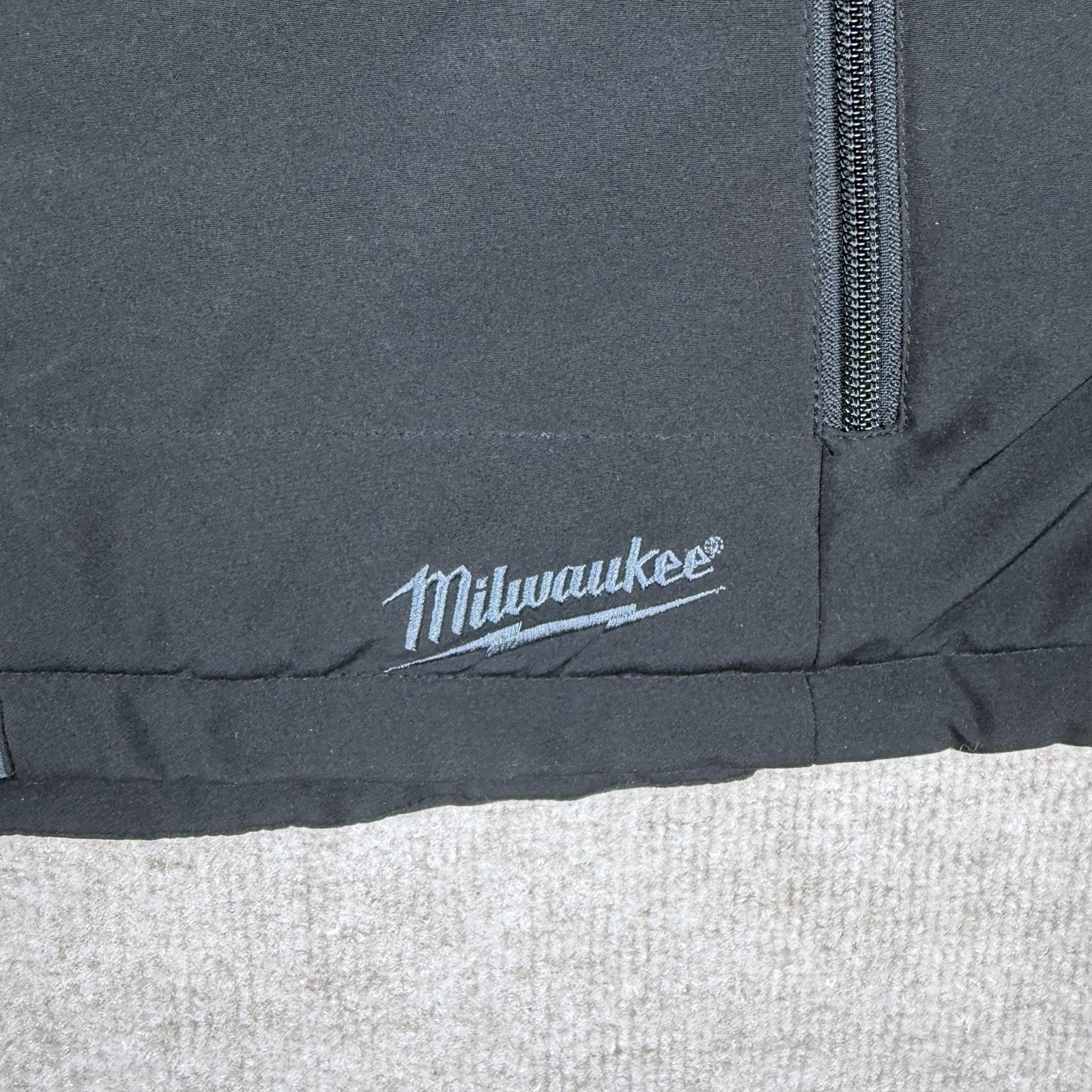 Milwaukee M12 Heated Gear Jacket Women M No Battery/Charger Black