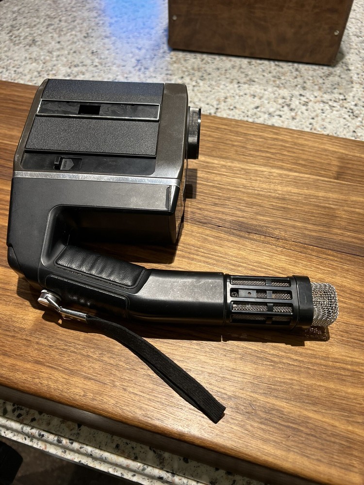 Kodak EktaSound 230 Movie Camera - Untested