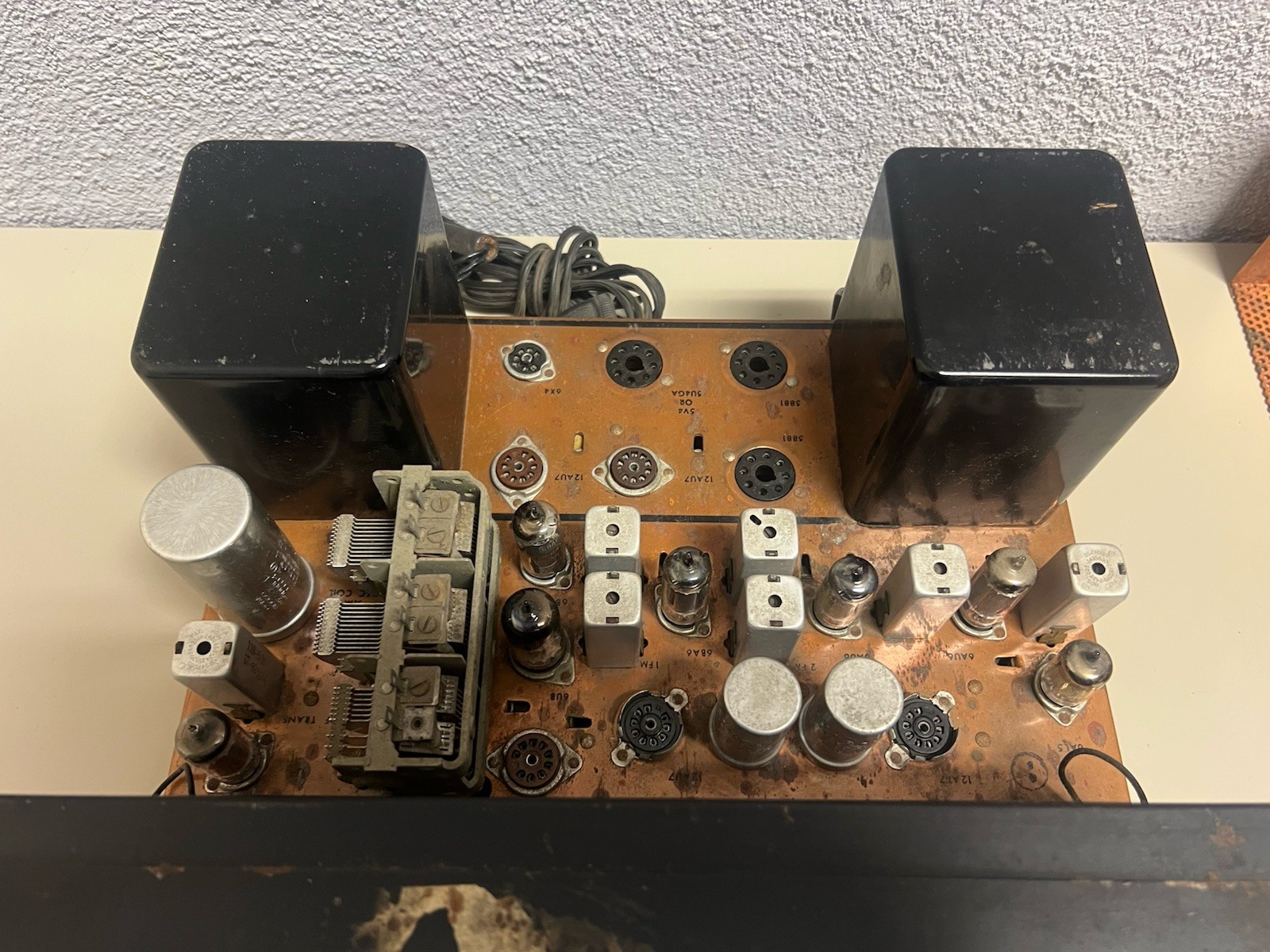 HARMAN KARDON D-1100 Tube Receiver For Parts Or Repair