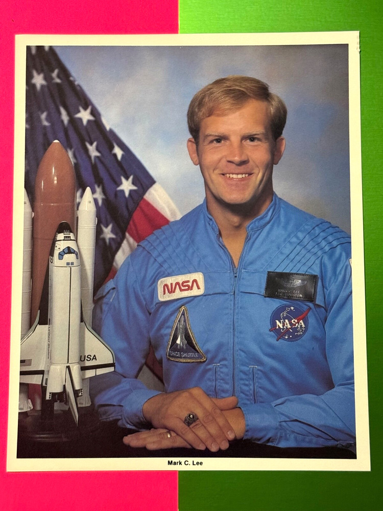 MARK LEE STS ASTRONAUT  NASA RELEASED COLOR LITHO