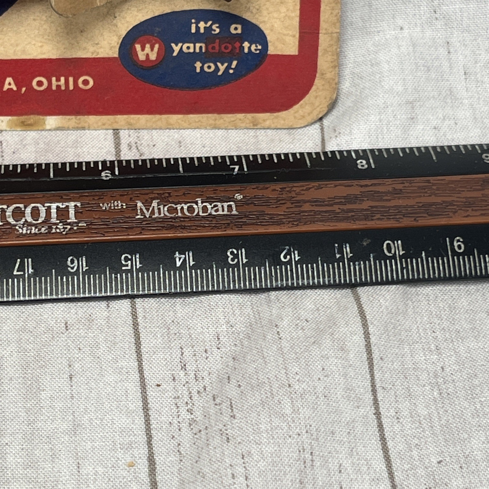 Vtg Wyandotte Toys USA Hard Plastic Red Toy Dart Gun, Darts And Packaging READ