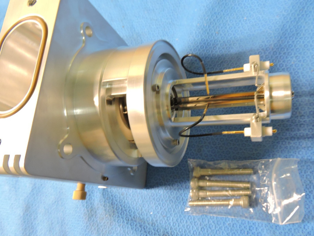 NEW Thermo Fisher 70111-60482 Ion Source Interface + Mounting Flange TSQ Quantum