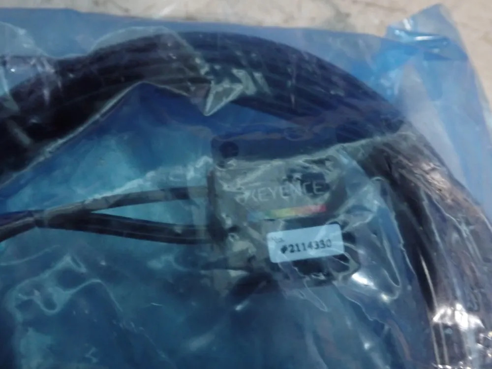 KEYENCE CZ-H32 OPTIC SENSOR 10251190359
