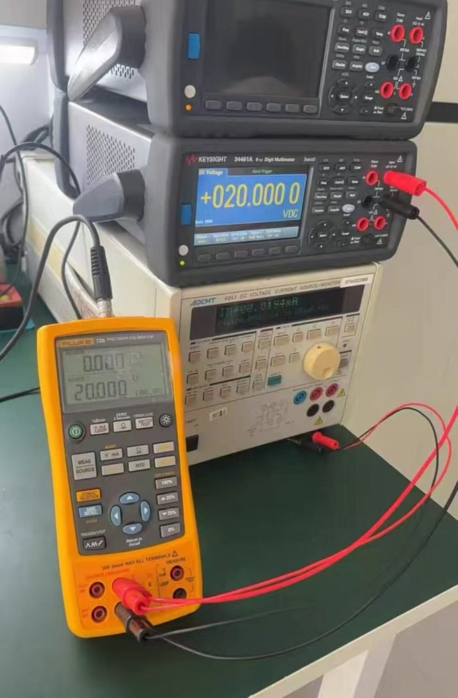 Fluke 726 Precision Multifunction Process Calibrator