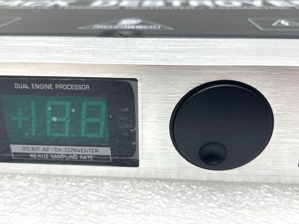 MINT BEHRINGER FEEDBACK DESTROYER PRO PARAMETRIC EQ DSP 1100P