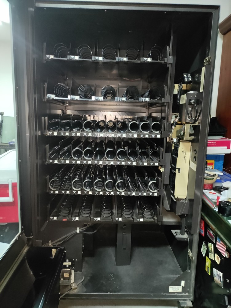 Rowe 4945S Vending Machine