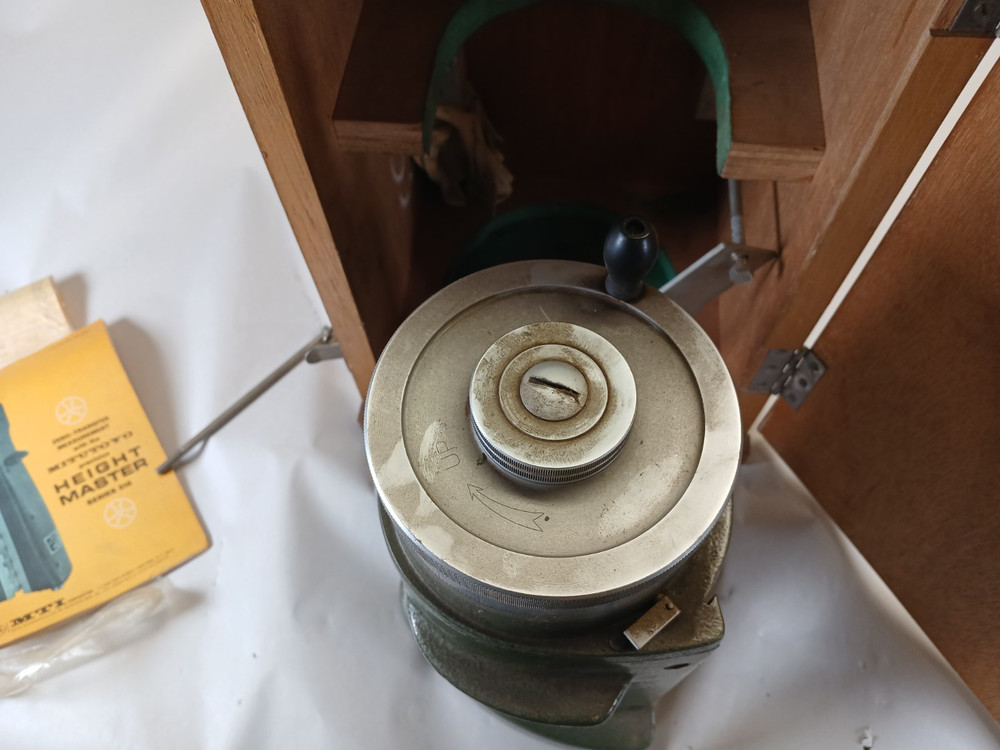 Mitotoyo MFG CO Height Master Model 515 Cat No. HM6 Precise Measuring Tool