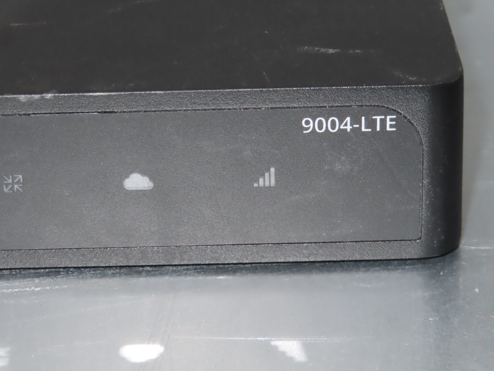 Aruba ARCN9004LTE Gateway LTE Cellular Router * no antenna - no power adapter *