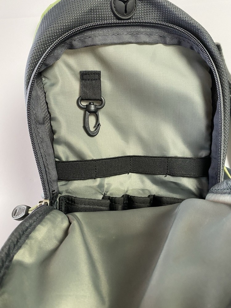 High Sierra Hydration Backpack Green Mesh Back