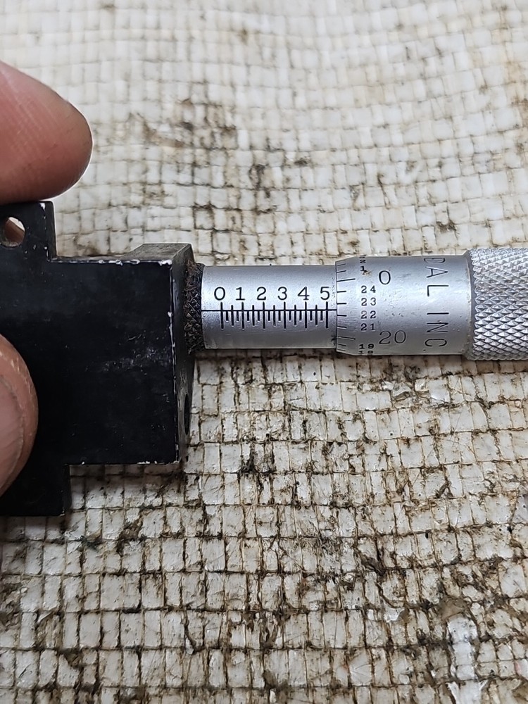 Daedal LINEAR POSITIONER STAGE Starrett Micrometer .5" RANGE