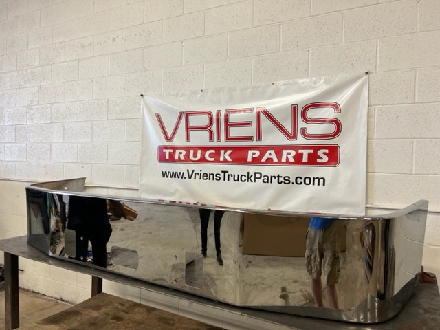 1996-2004 FREIGHTLINER CENTURY CLASS CHROME BUMPER