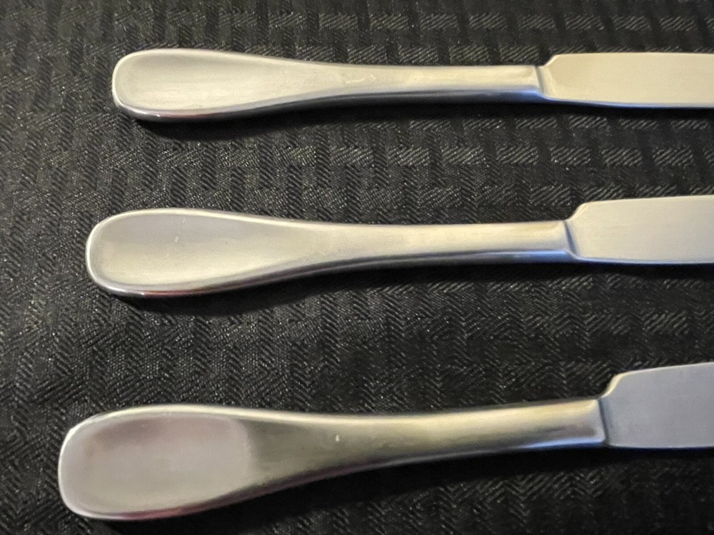 3 Oneida SATIN VOSS French Solid Dinner Knives 9.5”