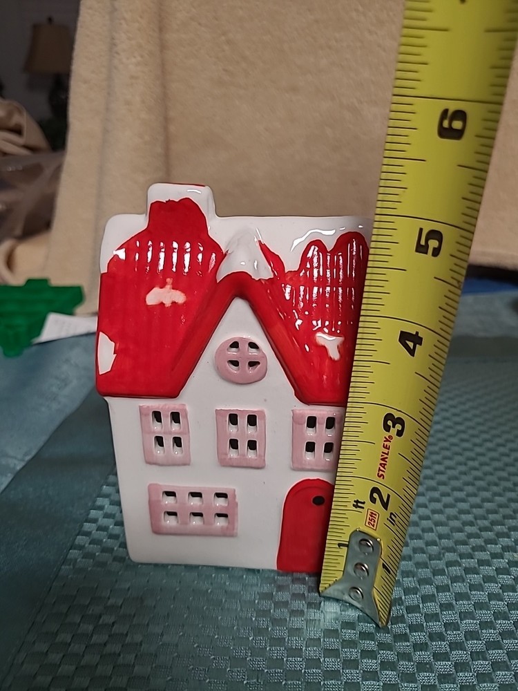 LIGHTED HOUSE DECORATION (BIN QQ)