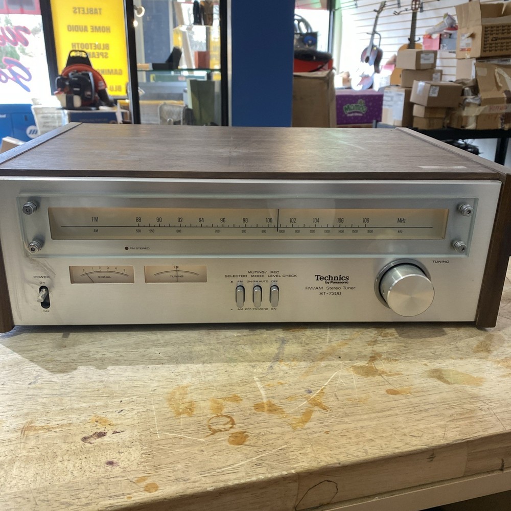 Technics ST-7300 Stereo Tuner - Works - Clean