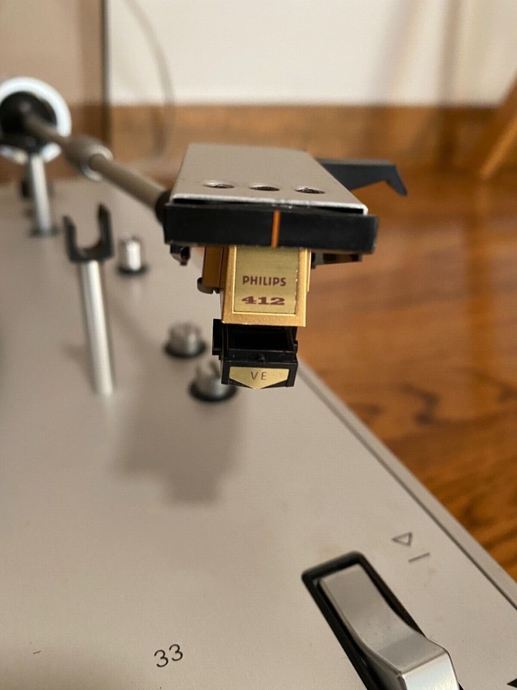 Philips 212 Electronic Turntable – Original Philips Cartridge and Record Sweeper