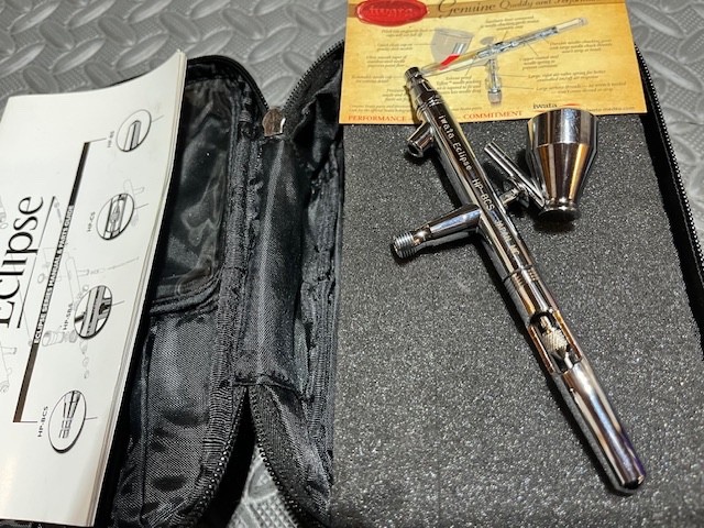 Iwata smart jet compressor and Iwata Eclipse airbrush