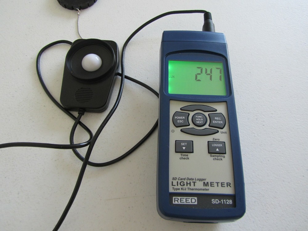 REED Data Logging Light Meter SD-1128 with thermocouple probe input